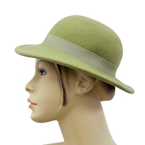 1970s ladies hat / felt hat green / bowler hat / derby hat