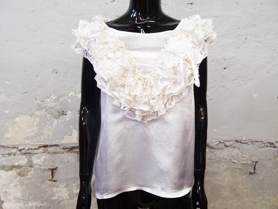 1980s Top Gloss White / Viscose Top / Festive Blou