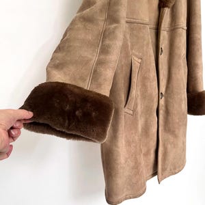 Cappotto in pelle marrone anni '70, cappotto in pelle scamosciata da uomo con pelliccia, cappotto in pelliccia marrone chiaro, cappotto invernale vintage, L, XL immagine 3