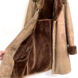 Cappotto in pelle marrone anni '70, cappotto in pelle scamosciata da uomo con pelliccia, cappotto in pelliccia marrone chiaro, cappotto invernale vintage, L, XL immagine 2