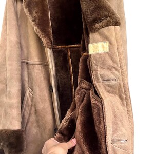 Cappotto in pelle marrone anni '70, cappotto in pelle scamosciata da uomo con pelliccia, cappotto in pelliccia marrone chiaro, cappotto invernale vintage, L, XL immagine 8