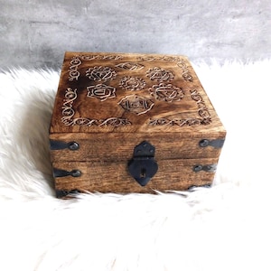 Houten chakradoos/spiritueel cadeau/aandenkendoos/sieradendoos/tarotdoos/opbergdoos/gratis cadeauverpakking
