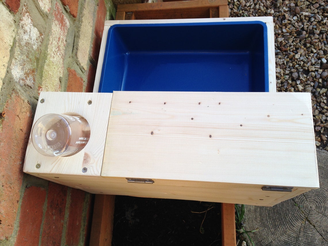 3 in 1 Rabbit Hay Feeder & Litter Box With Bulit in Bottle Etsy UK