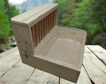 XL Rabbit Hay Feeder with Removable Tray