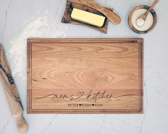 Custom Cutting Board for Mom. Kitchen Gift for Mom. Engraved Cutting Board for Mother's Day, Personalized Cutting Board Gift for Mom