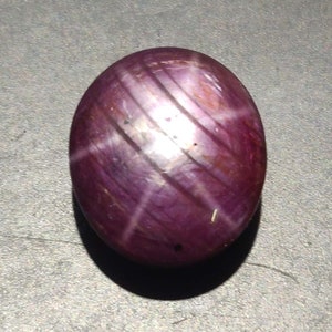 Geweldig, sterrobijn cabochon, goedmakende steen, mooie kleur met zeldzame ster, ovale sterrobijn edelsteen, losse sterrobijn, kristalsterrobijn,