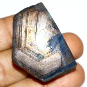 Cabochon unique en saphir bleu, forme fantaisie de saphir, saphir naturel, pendentif en saphir, saphir curatif, 39 x 29 x 17 mm, 255,2 chat