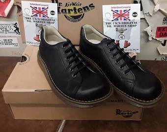 Dr Martens Strong Black Leather, Womens Leather Shoes / Various Sizes 8A58