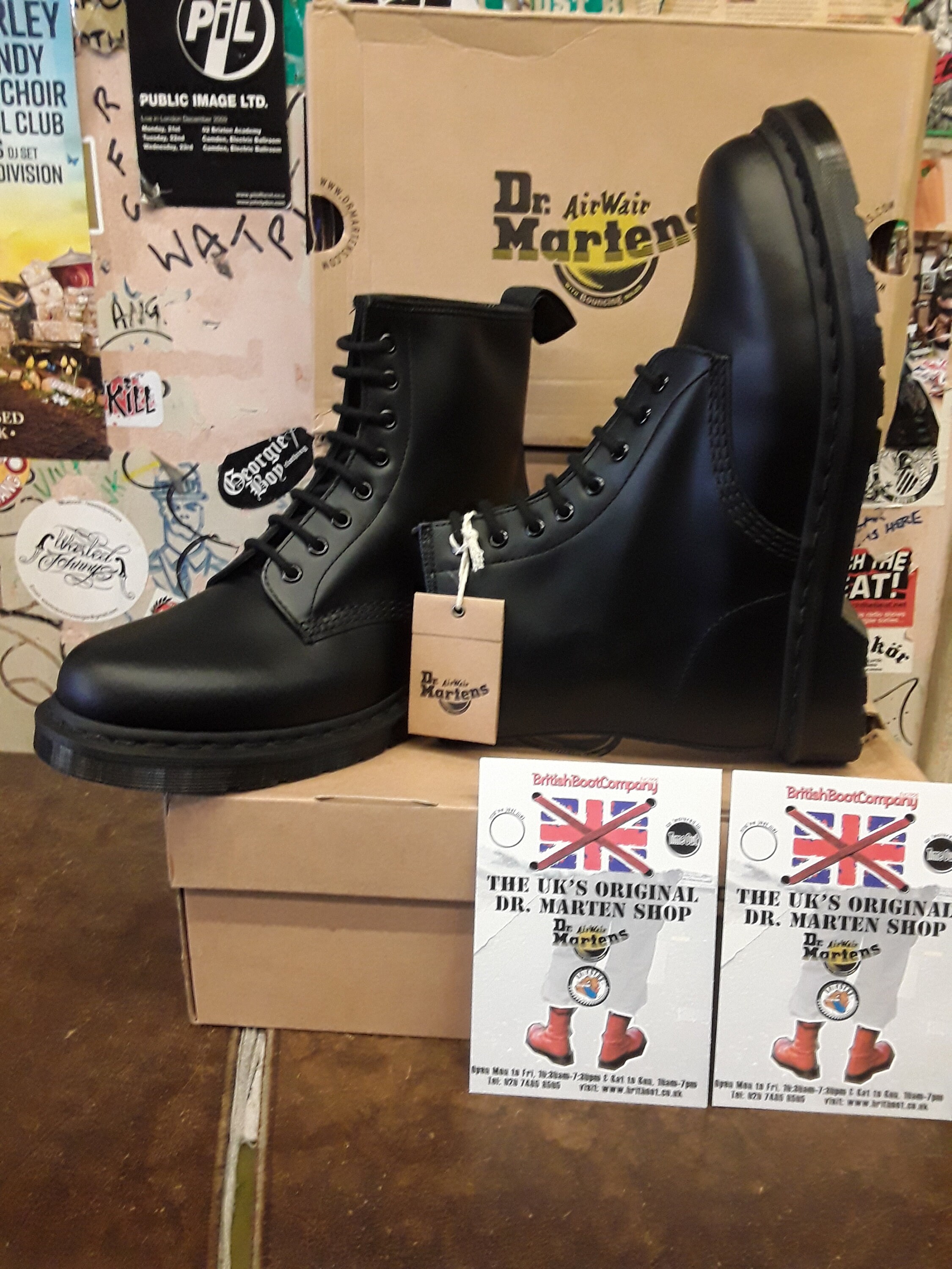 Dr.Martens lace up boots 8 hole UK5 Black leather 1460 Used