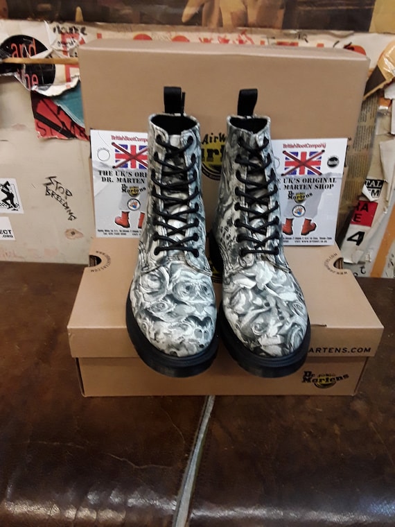 Dr martens skull and roses clearance boots