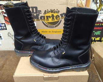 Dr.Martens 10ホール　Made in England UK6? Dr Martens Made in England, Claret Rib off 10 Hole Steel