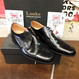 Loakes Made in England, Size UK 9.5, Vintage 80&#39;s, Black Leather Shoes, 3 Hole Shoe  / 761b