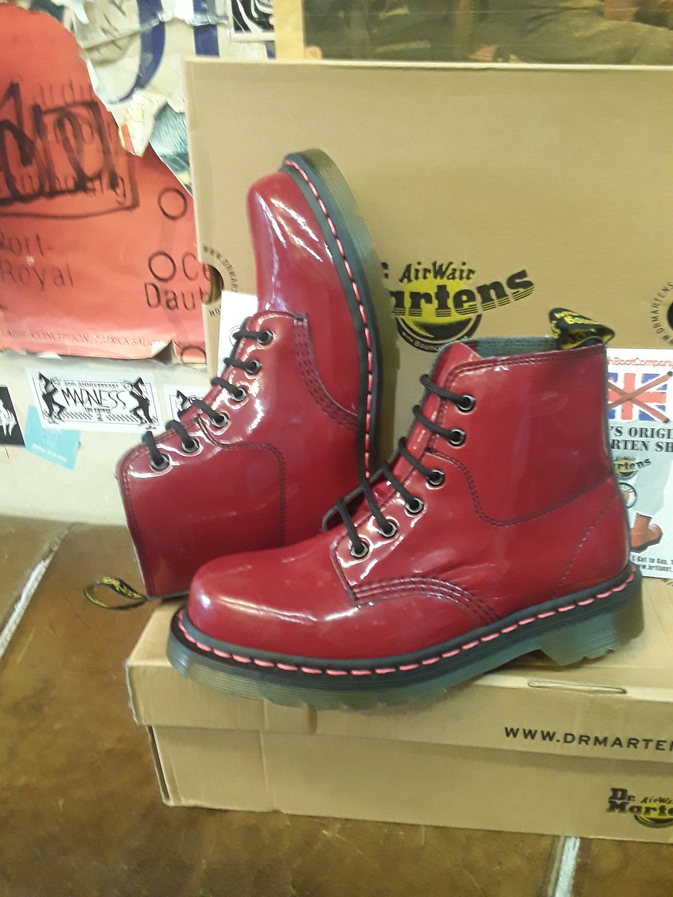 Dr martens rojas charol new arrivals