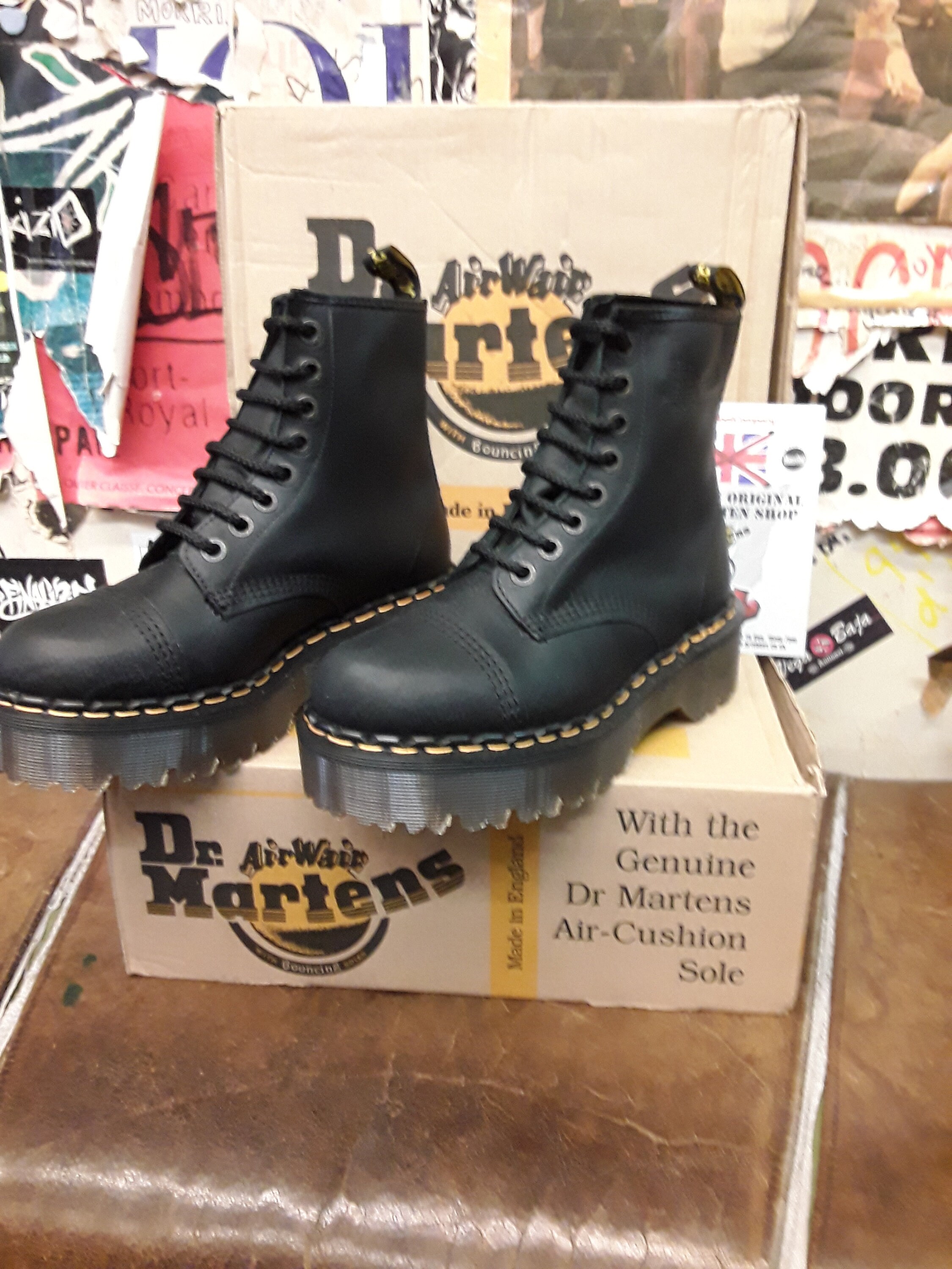 Dr. Martens 8265 ブラック ワキシー イングランド製 エンヴィ