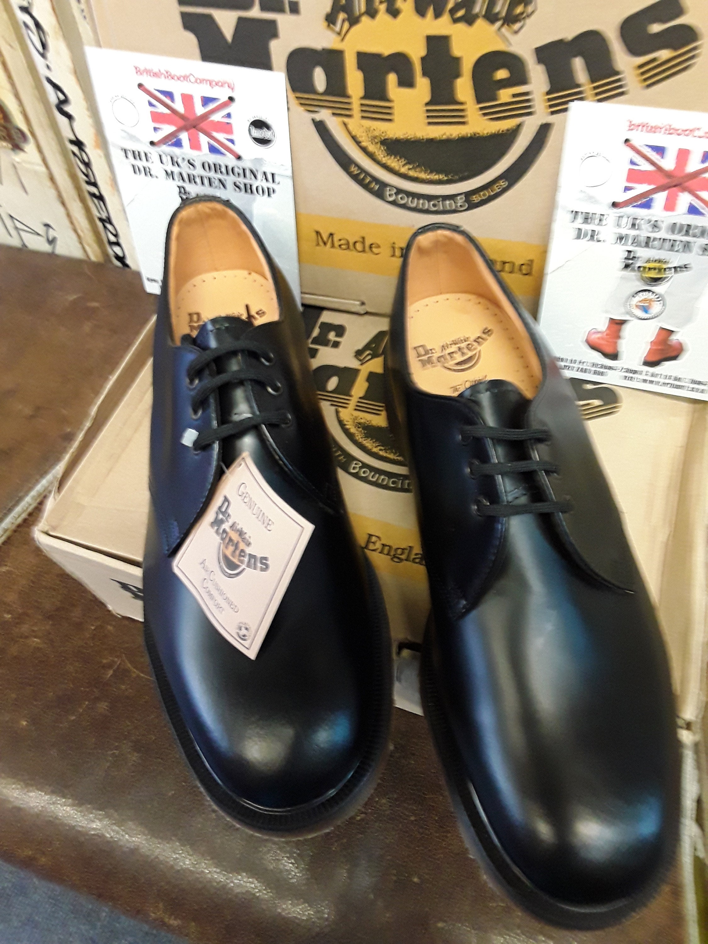 Dr Martens Vintage 90's, Size UK9, Made in England, Black Leather Shoes, Almond Toe, 1461 - Etsy Dr Martens Vintage 90's, Size UK9, Made in England, Black Leather Shoes, Almond Toe, 1461 - Etsy