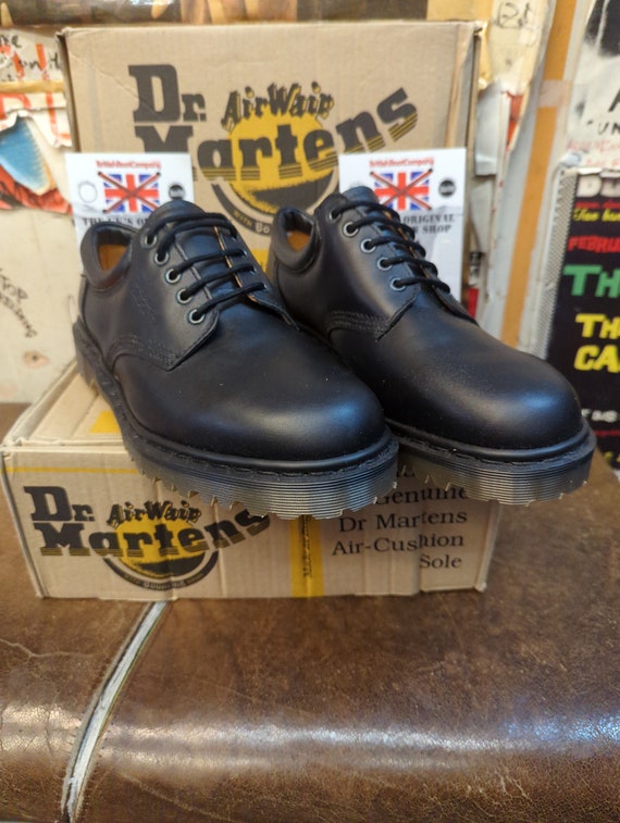 Dr martens hotsell 12 buchi