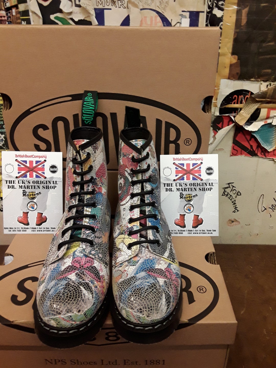 【Nice Age】　SOLOVAIR　8ホール　ENGLAND製 Nice Age】 SOLOVAIR 8ホール ENGLAND製 Black Hi-Shine 8 Eye Derby