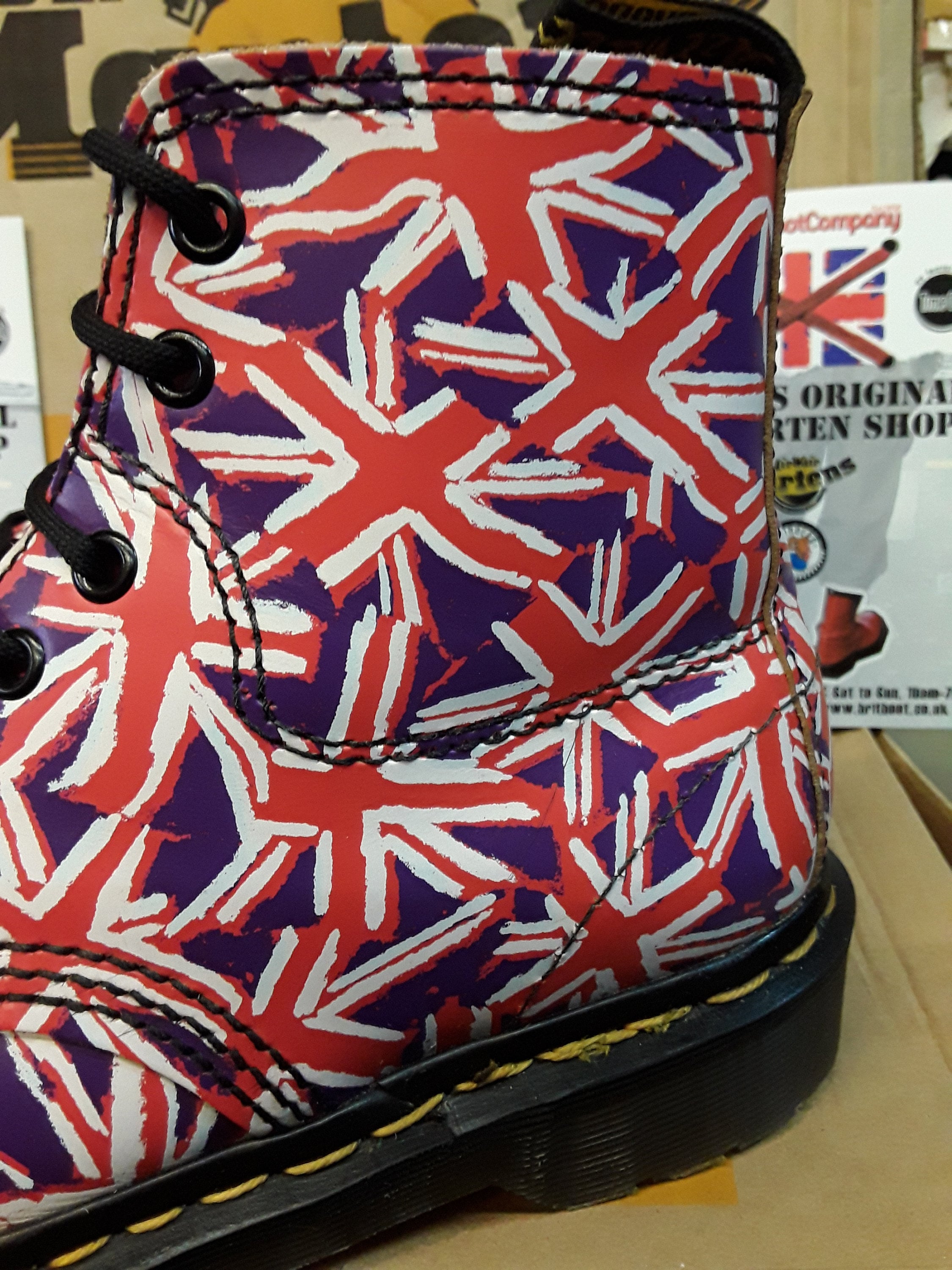 meaDr. Martens DELAユニオンジャック UK 13 Dr Martens 1460 Bulldog Union Jack Boots Made In England