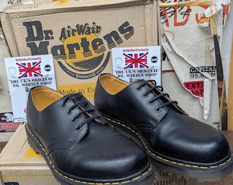 Dr Martens 1561 Made in England Black Smooth 4 Hole Size 12  display picture 1