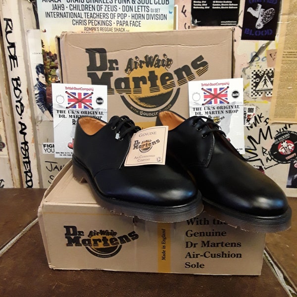 Dr Martens Vintage 90's, Size UK9, Made in England, Black Leather Shoes, Almond Toe, 1461