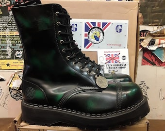 dr martens 20 eye boots