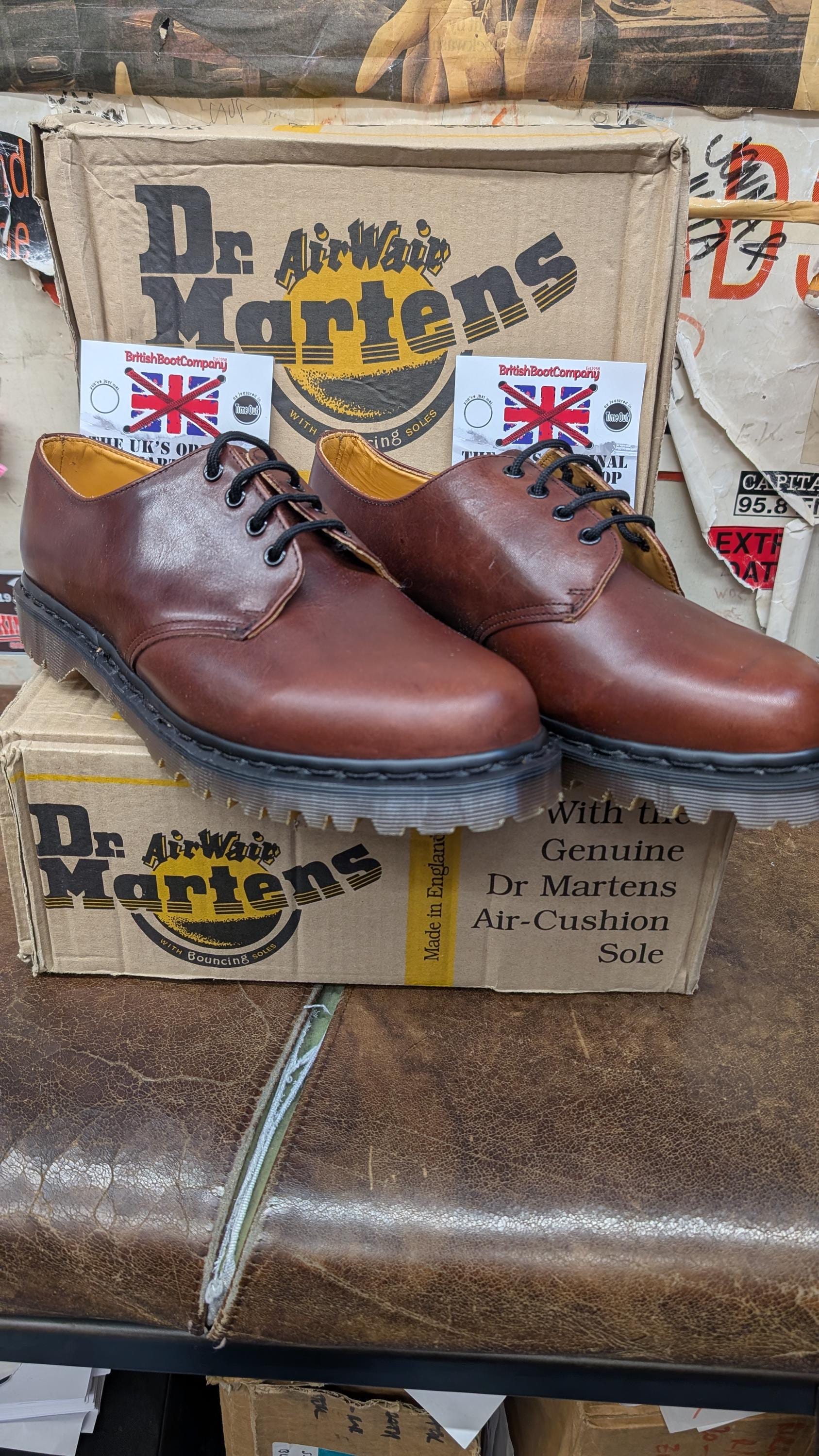 英国製 Dr.Martens 4ホール シューズ UK8相当 ダークブラウン 英国製 DR.MARTENSドクターマーチン 4ホール レザーシューズ 茶 UK8