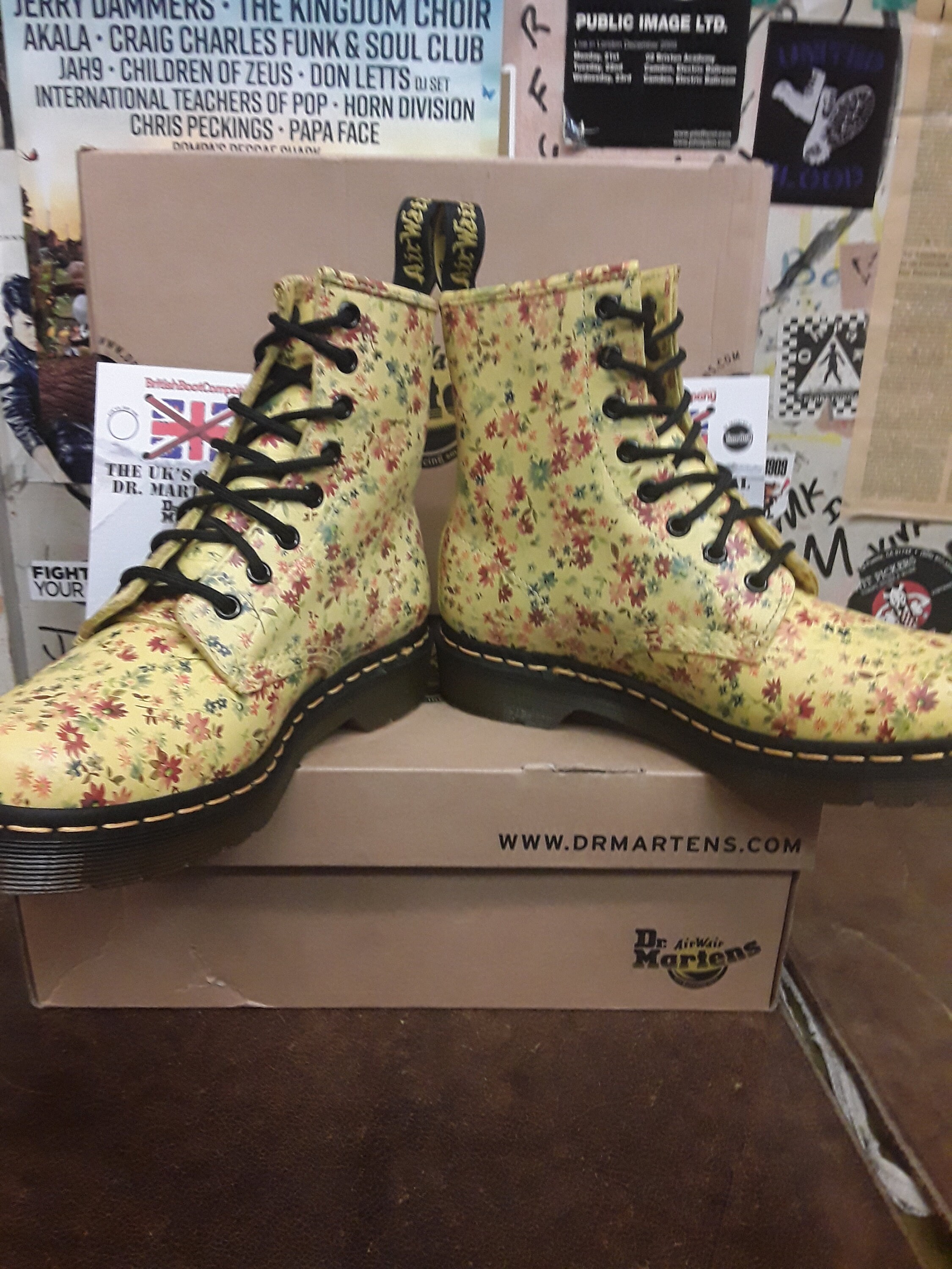 Dr martens amarillas flores cheap