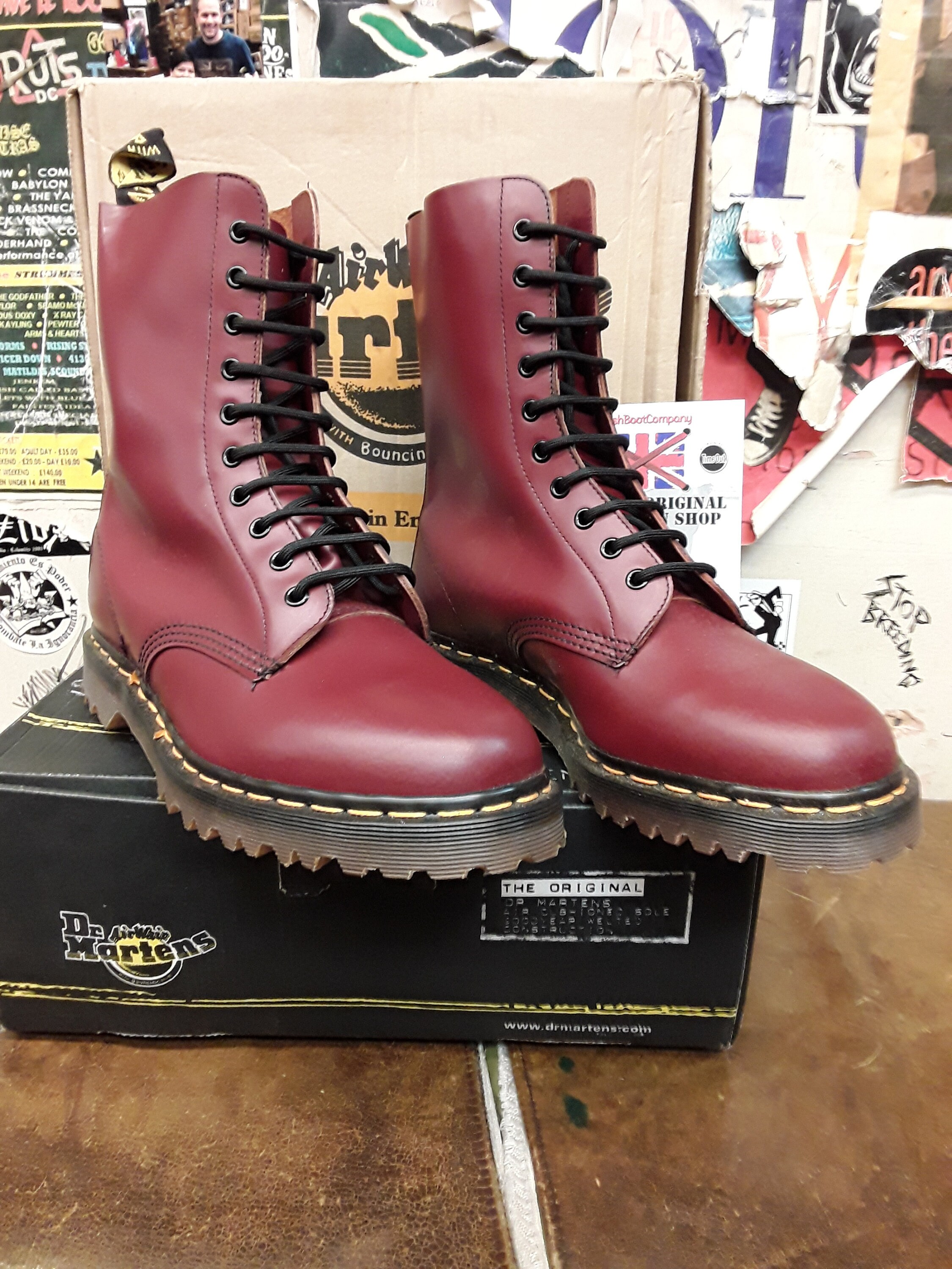 Dr martens 1919 cherry hot sale