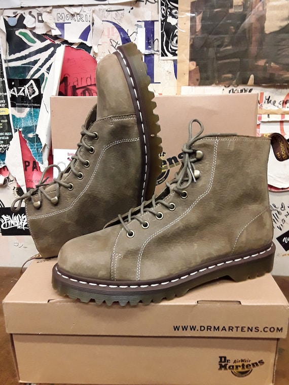 Doc martens cheap khaki