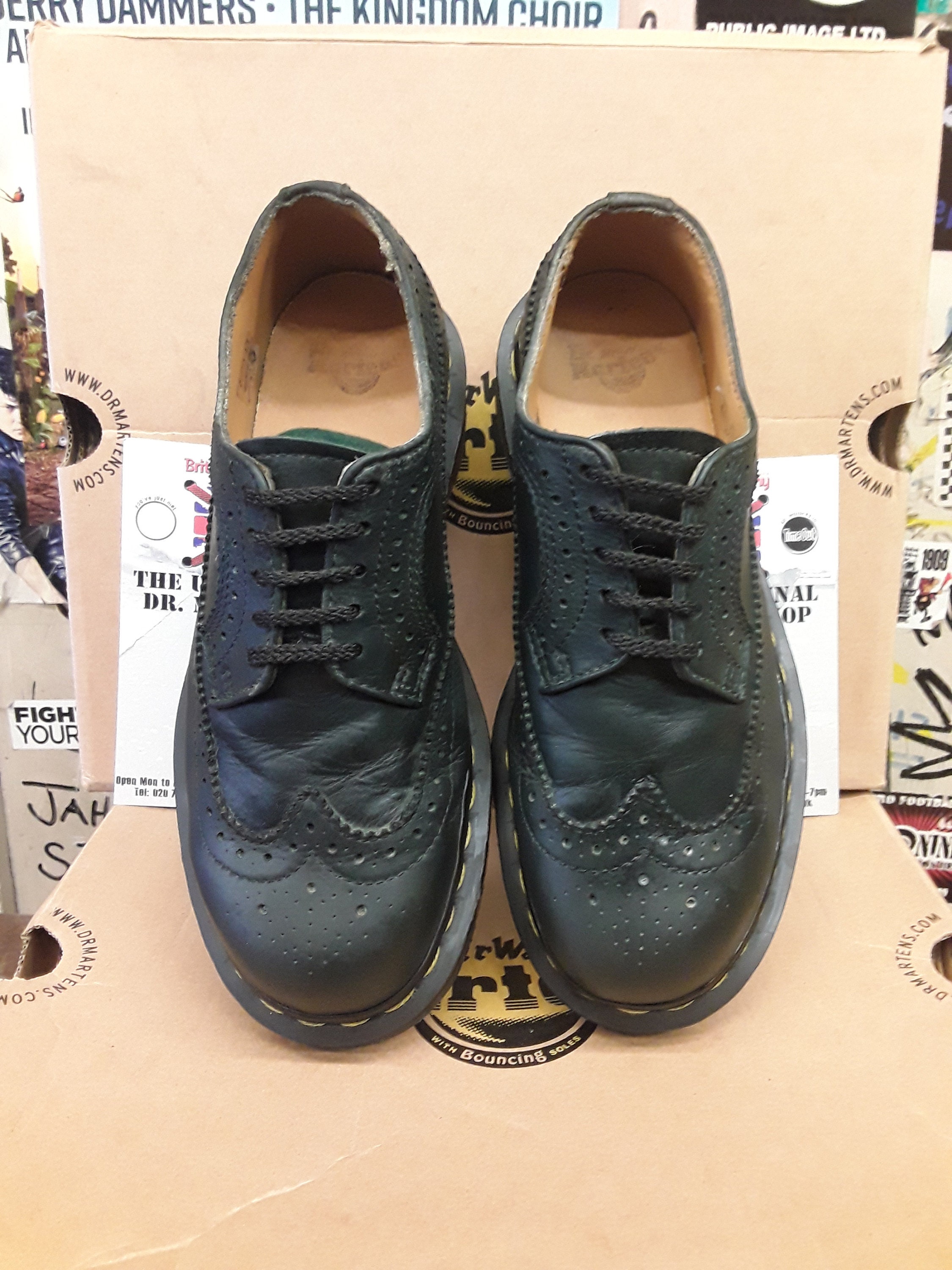 marne　Dr. Martens 3989 UK7 3989 Yellow Stitch Smooth Leather Brogue Shoes in Black | Dr