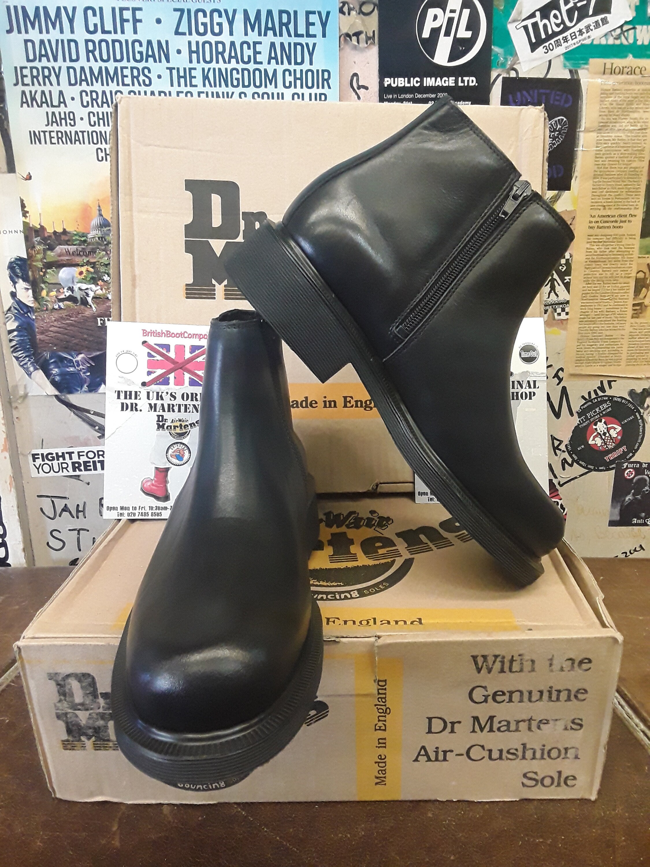 Dr martens zillow refine chelsea boot in black leather online