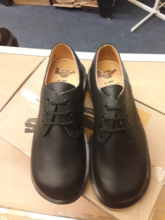 dr martens shoe size