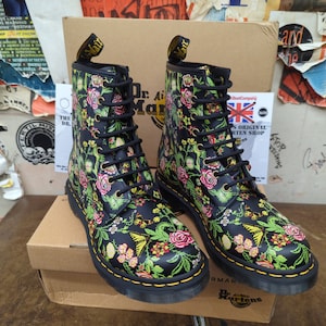 Dr Martens 1460 Black Backhand Floral Size ,6.5