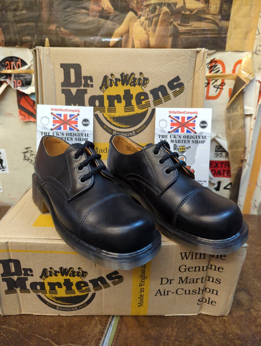 ドクターマーチン　UK4 il_1080xN.4769645688_q24f.jpg