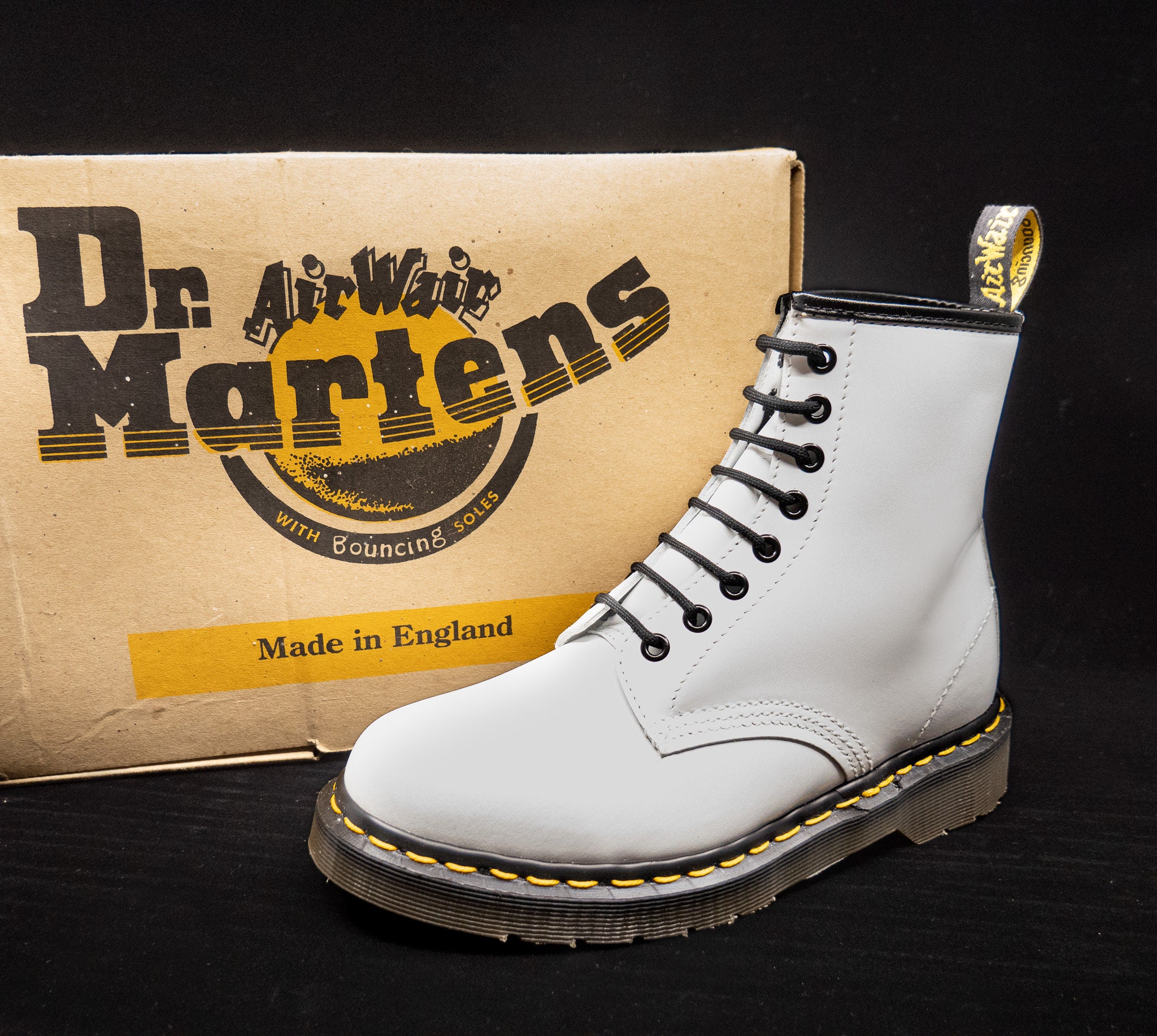 靴 Dr Martens 8EYE BOOTS MAED IN ENGLAND Dr Martens *vintage* Made in England, White Boots 1460 / 8