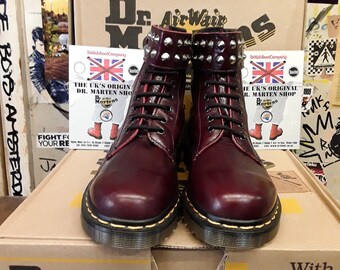 【最終値下げ】Dr. Martens 廃盤品　BRITAIN Dr Martens Made in England Burgundy Patent Punk Strap 8 Hole