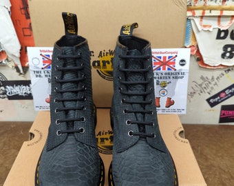 Dr martens python online