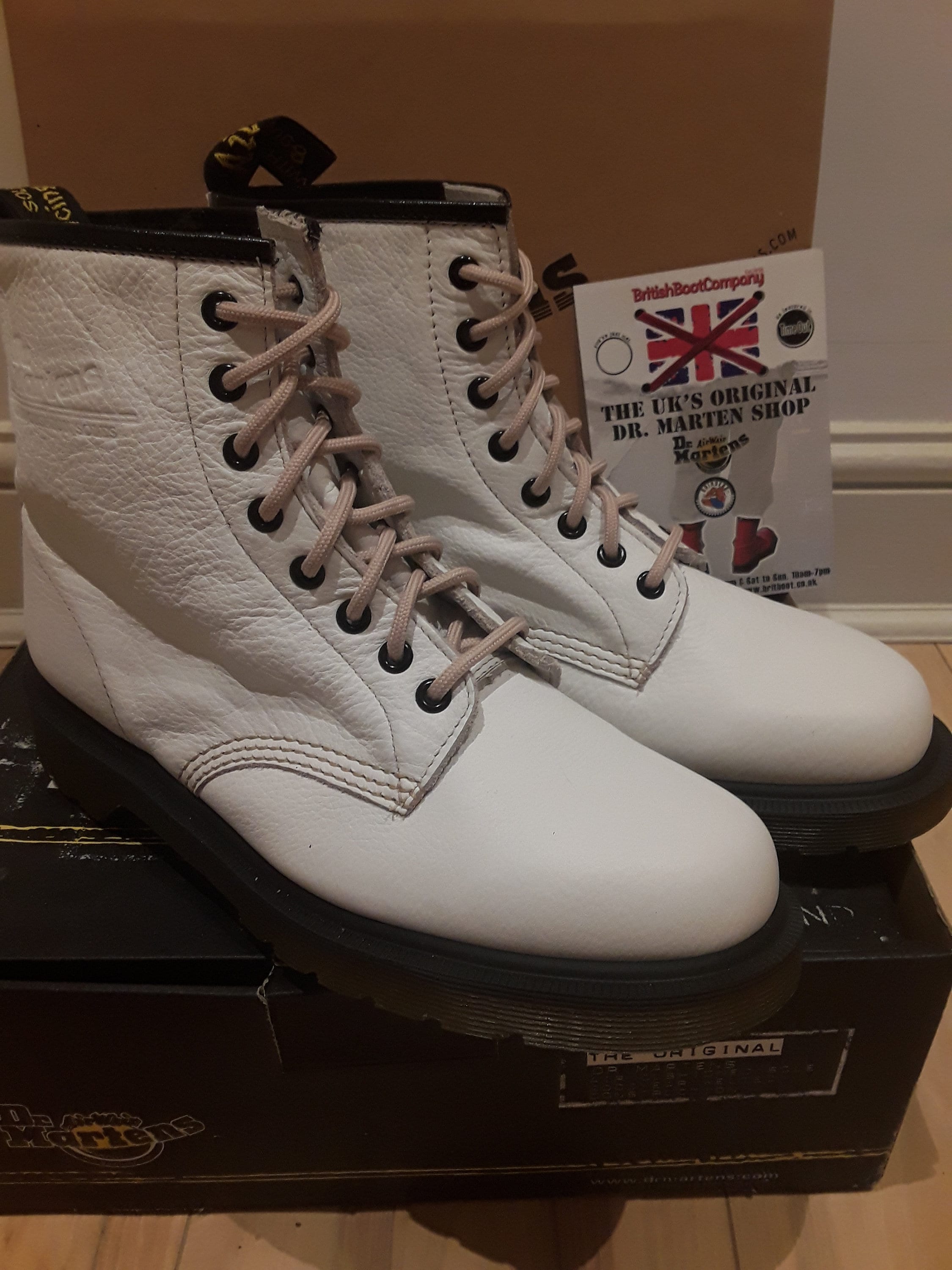 Dr martens cheap 1460z 1460 difference