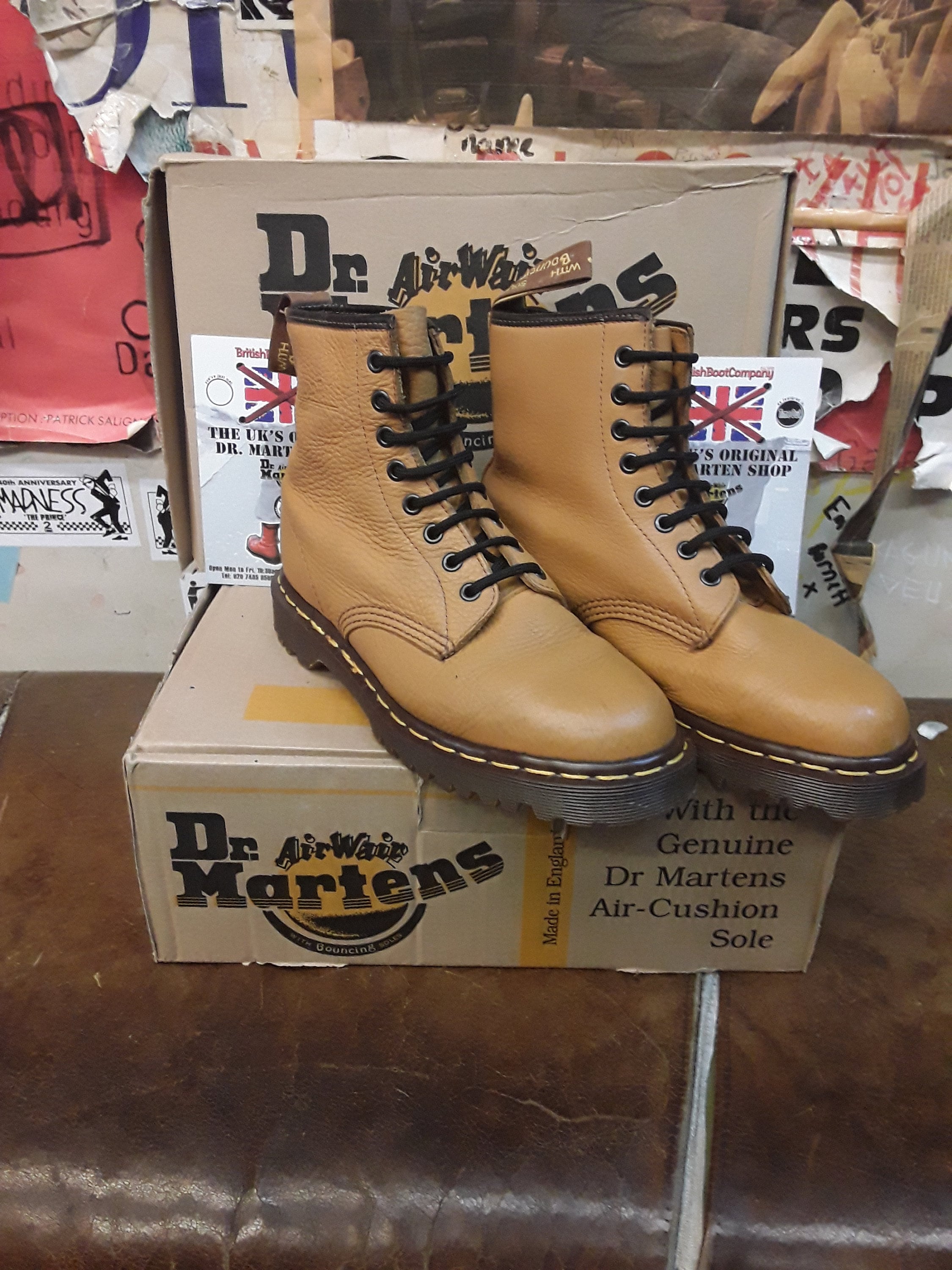 Dr martens tan grizzly sale