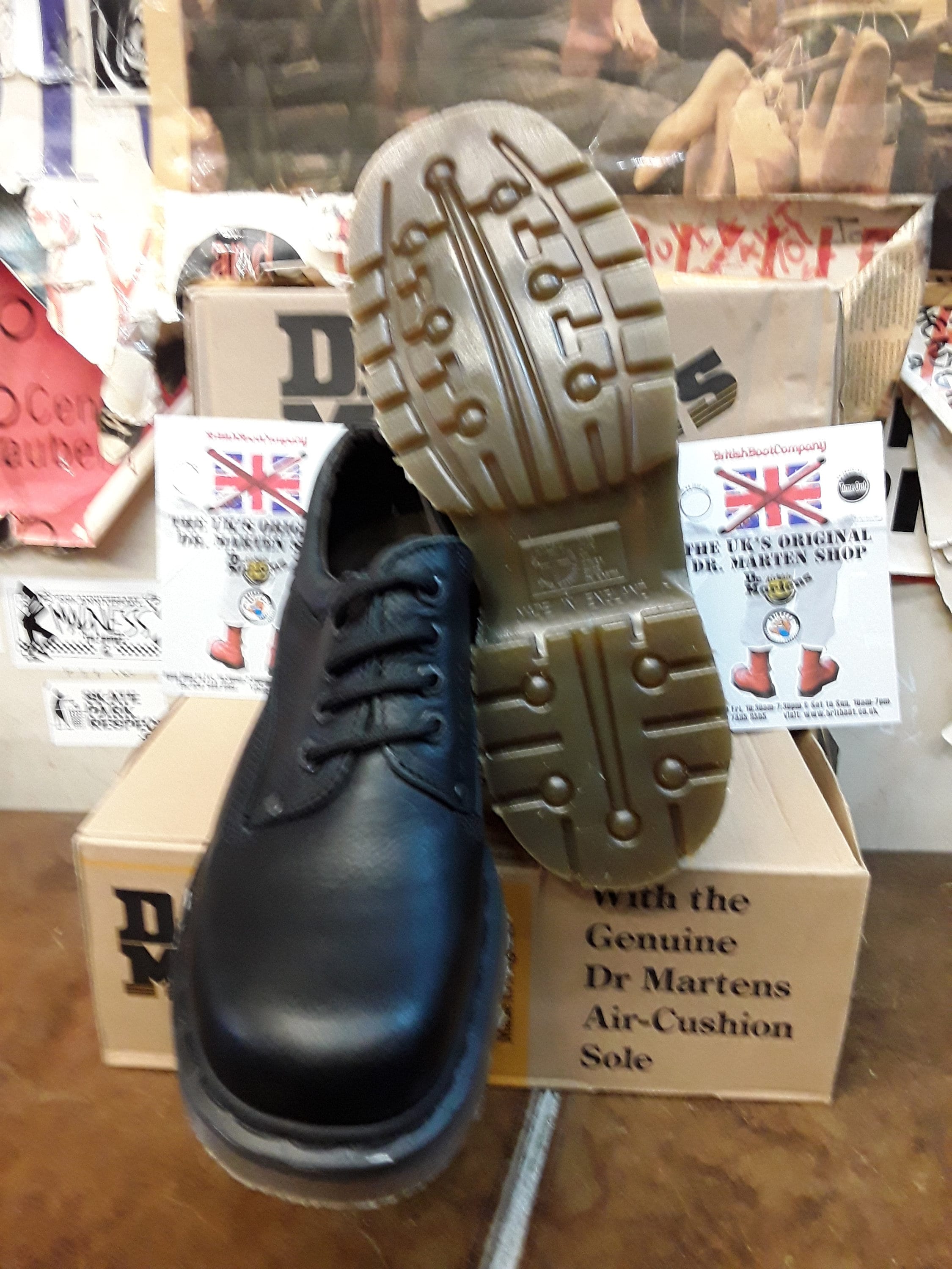 Dr Martens 8a22 Made in England Black Grizzly 4 Hole Shoe 