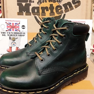 Dr Martens Green waxy 6 hole padded top,  vintage, Size 3 Made in England