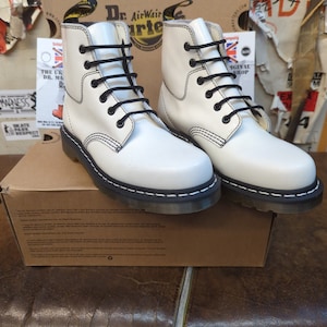 Dr Martens 8175 White Patent 6;Hole Size 6