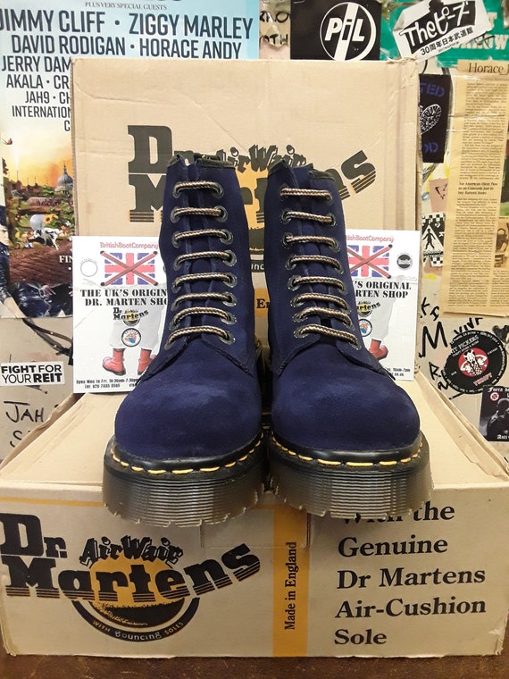 Dr Martens Hecho en Inglaterra Ante de terciopelo azul Suela Bex de 8 agujeros Varios tamanos disponibles Etsy Mexico