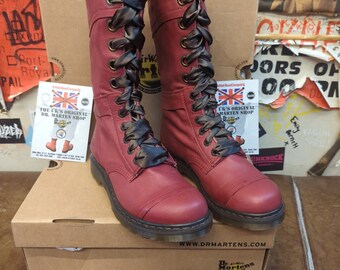 Dr Martens 1914W Triumph Cherry Mirage Size