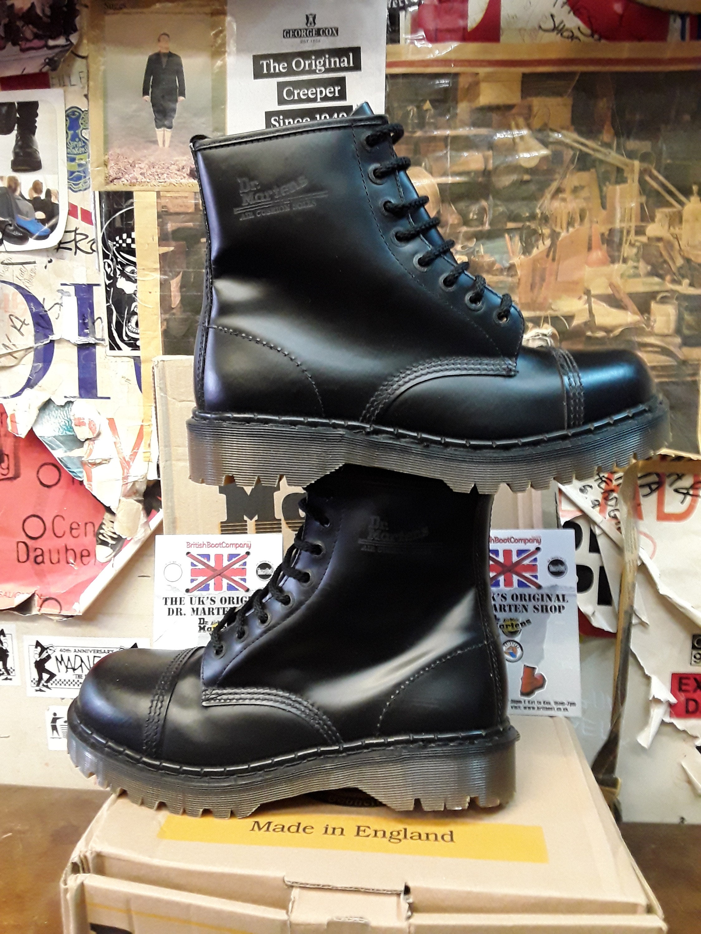 Dr Martens Docs Made In England Black AW4 8266 Cap Toes Men\'s Size UK 9 US 10 Dr. Martens size 6 8266 vintage black oxford lace up cap toe  main image 3