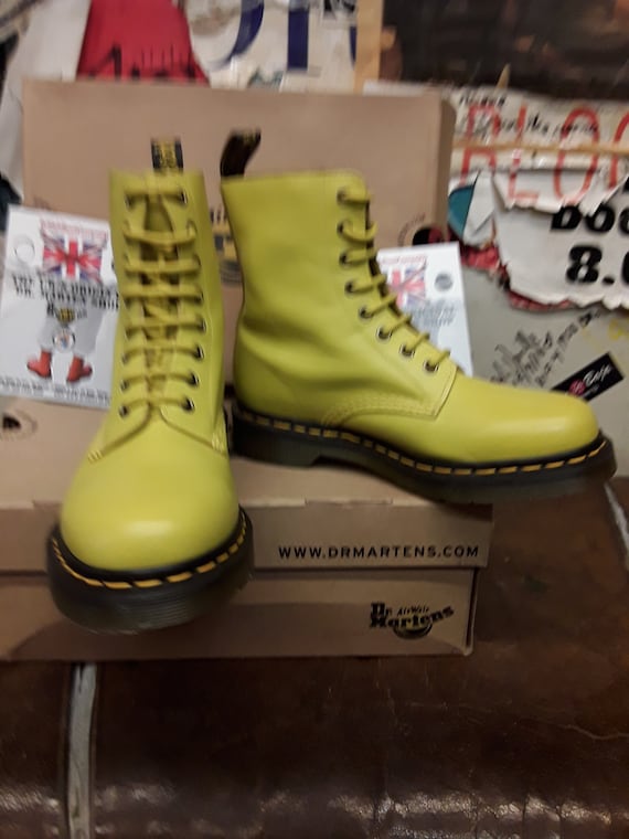 Dr martens top amarillas guatemala