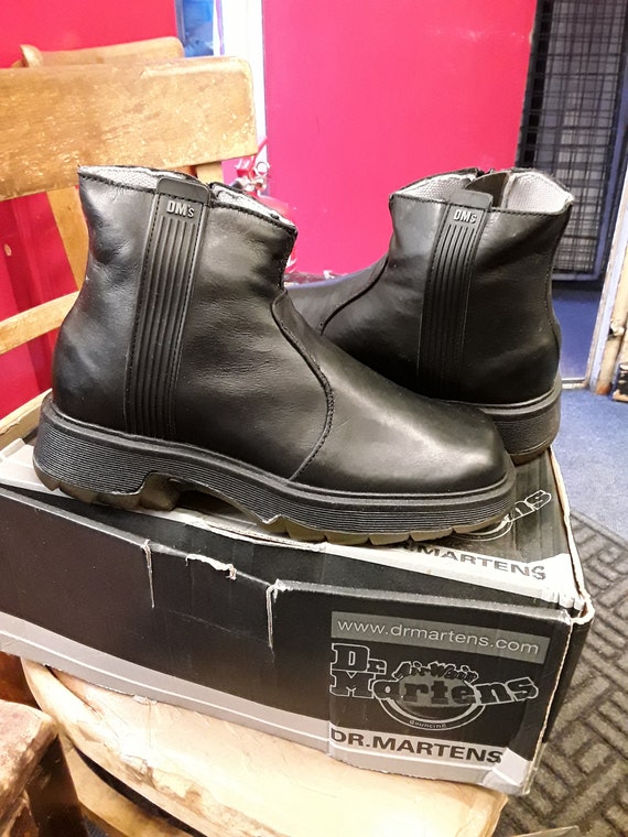 Dr marten shop with zip