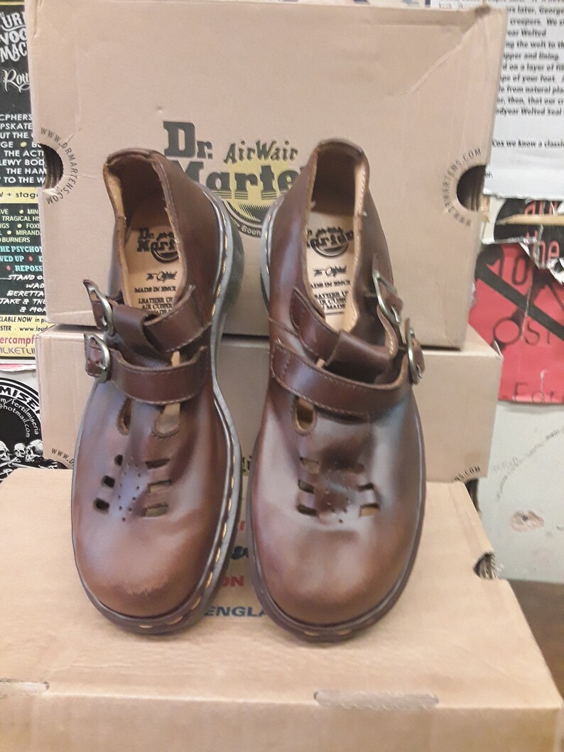 dr martens shoes size 5