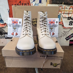 Dr Martens Pascal Beige Virginia Size 6.5