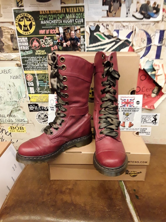 Dr MARTENS 1914 Triumph Cherry Mirage 